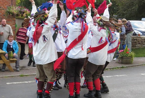 Link to the Eynsham Morris website