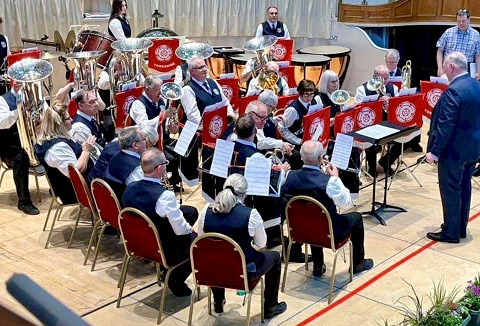 Link to the Dodworth Colliery M.W. Brass Band website